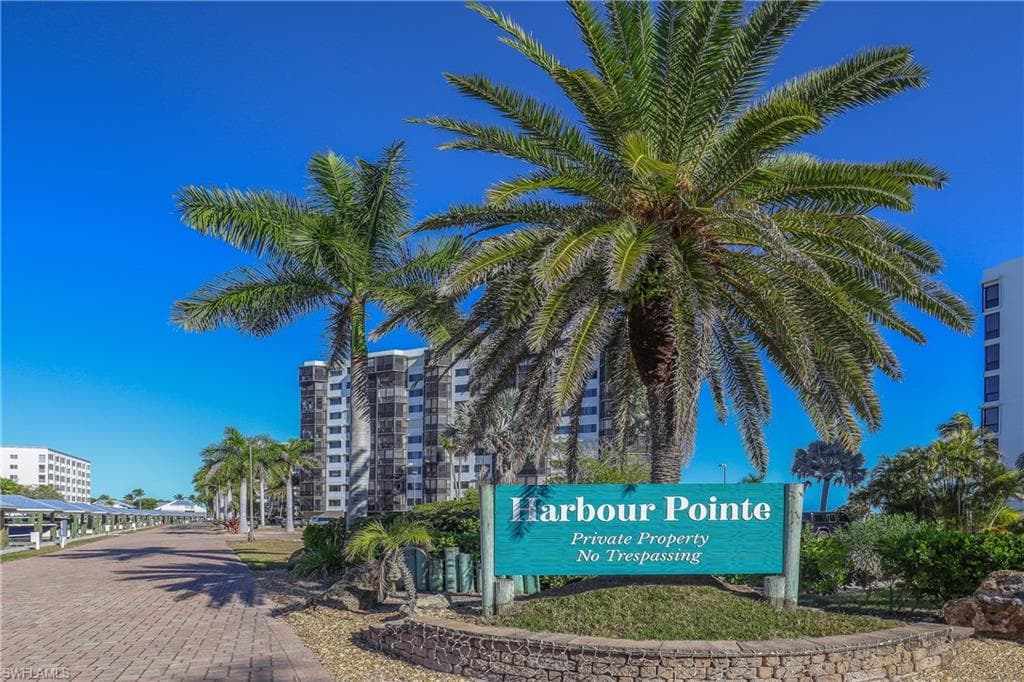 4265 Bay Beach LN 524-3