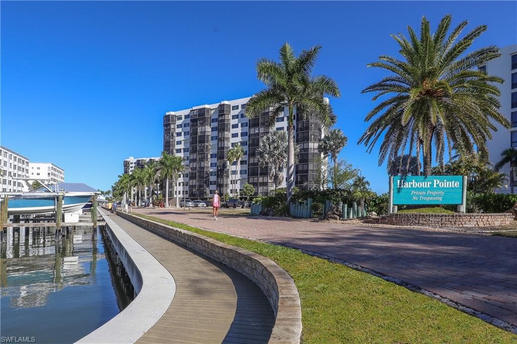 4265 Bay Beach LN 524-1