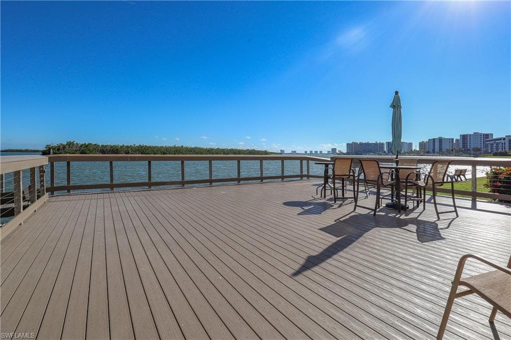 4265 Bay Beach LN 524-30