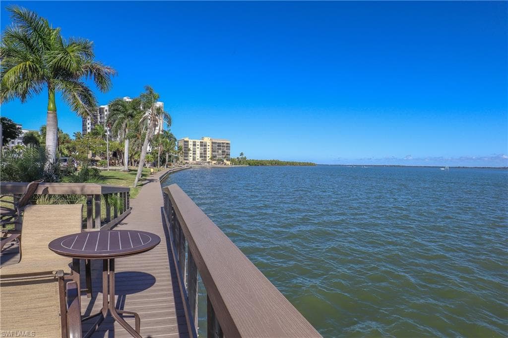 4265 Bay Beach LN 524-34
