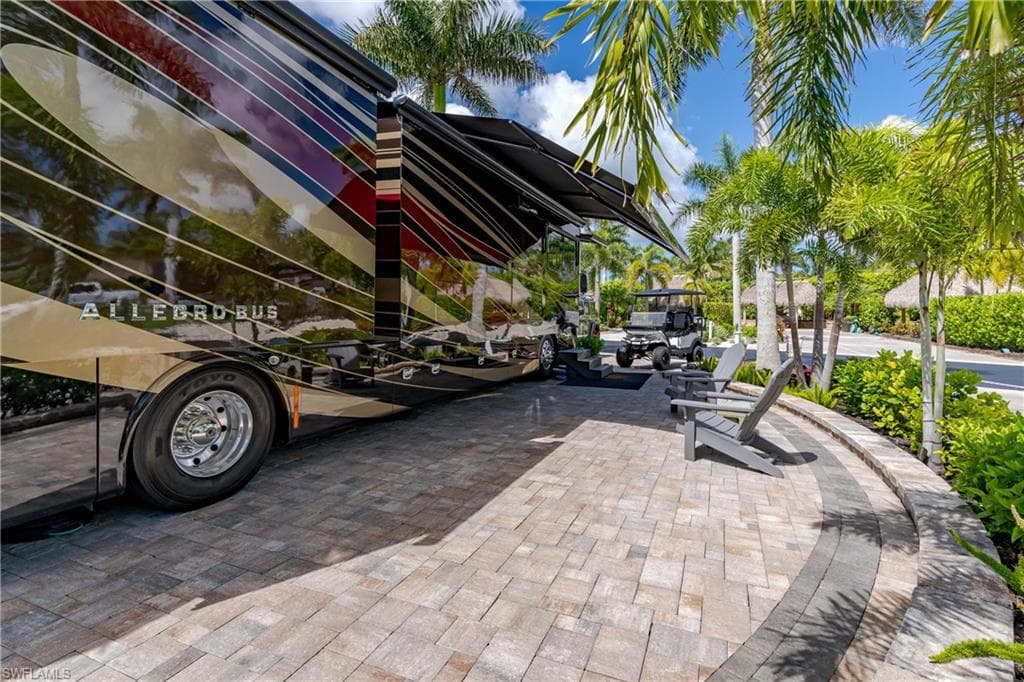 13571 Snook CIR-32