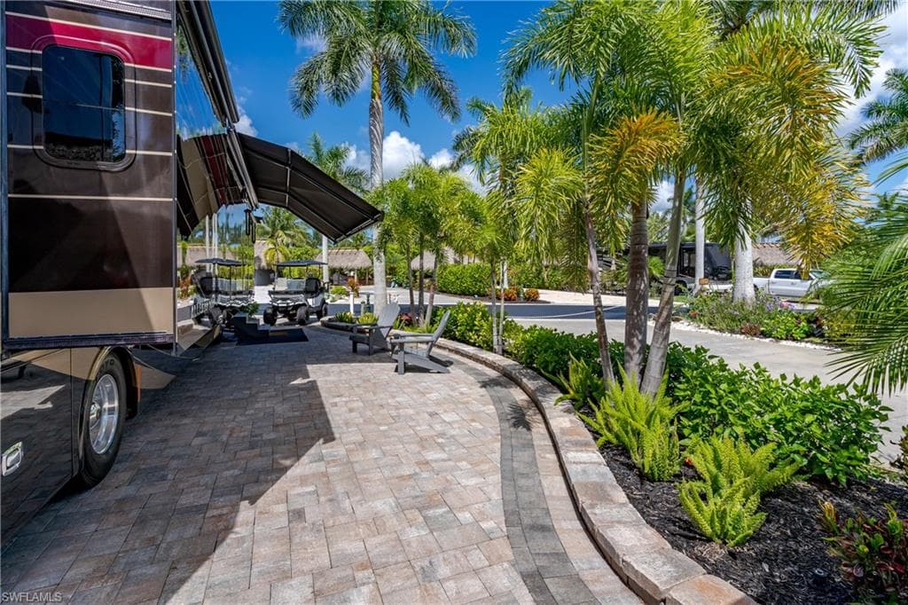 13571 Snook CIR-33