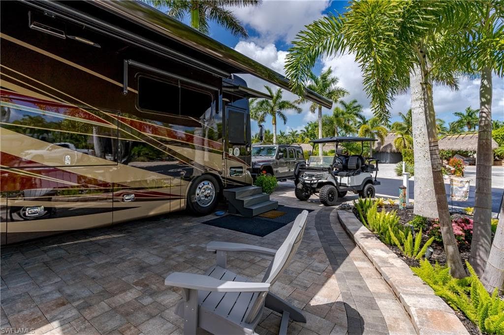 13571 Snook CIR-31