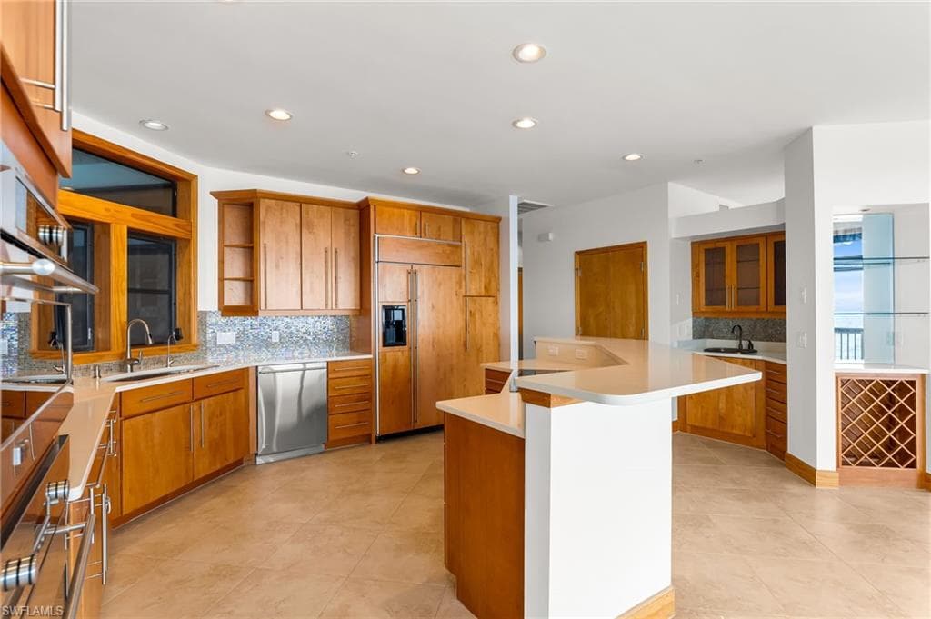 406 Gulf Bend DR-35