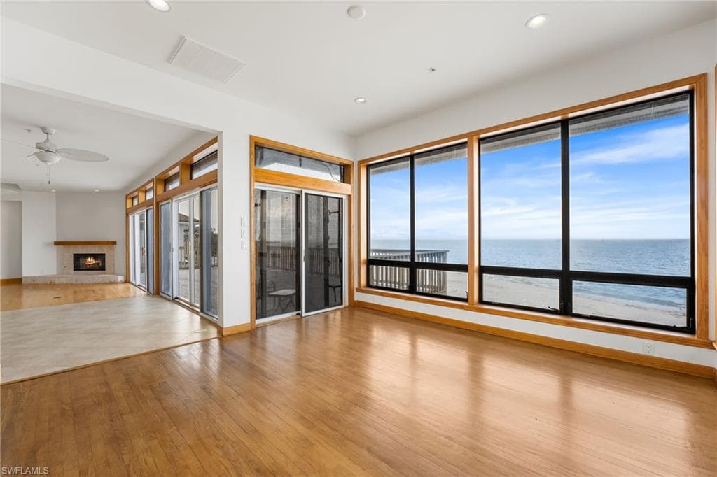 406 Gulf Bend DR-39