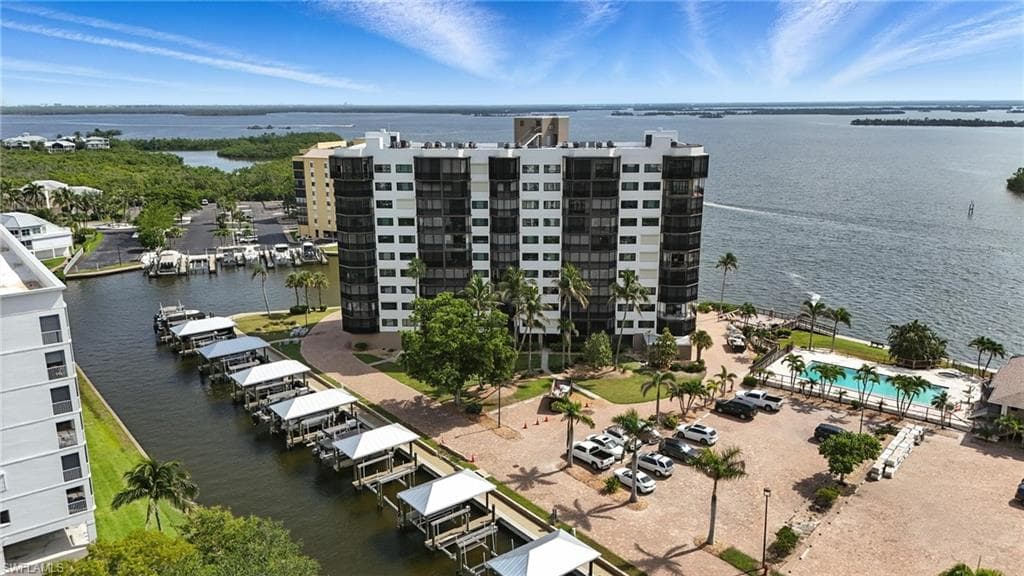 4265 Bay Beach LN 226-3