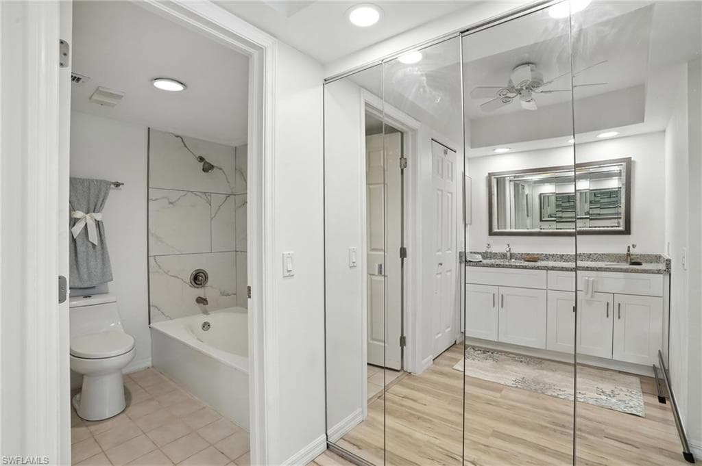 4265 Bay Beach LN 226-28