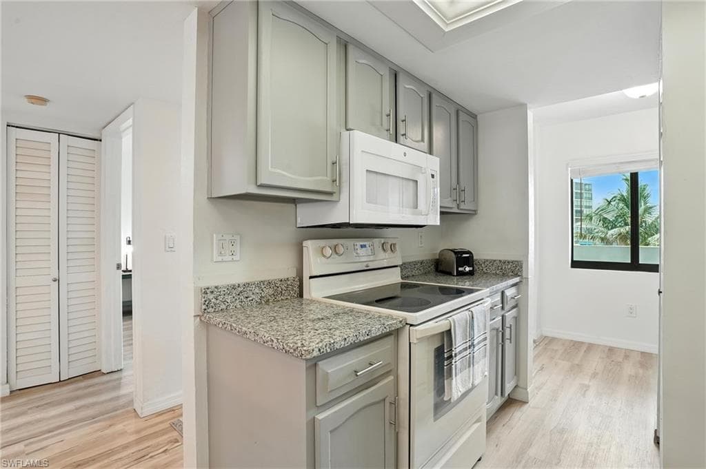 4265 Bay Beach LN 226-15