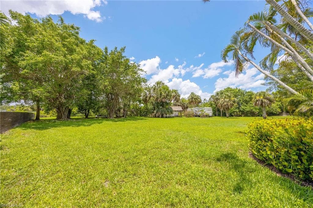 116 Sharwood DR-42