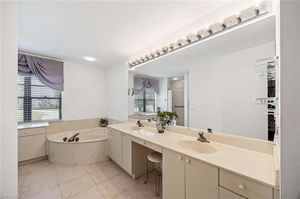 116 Sharwood DR-17