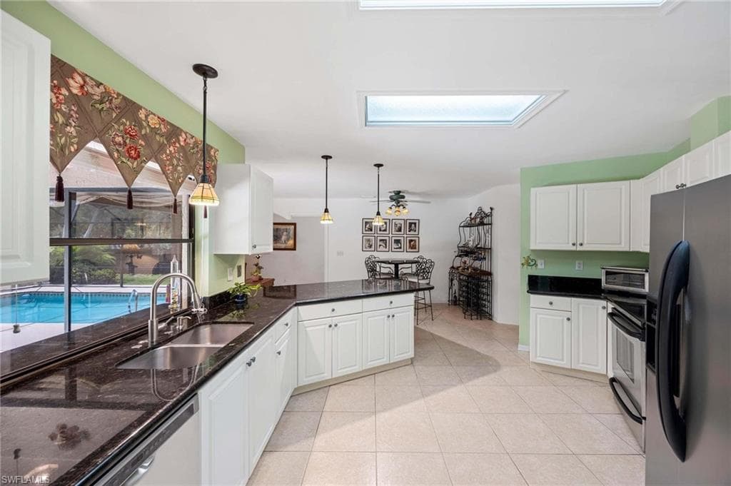 116 Sharwood DR-9