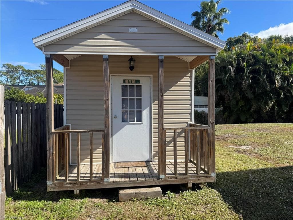 17020 Carolyn LN-23