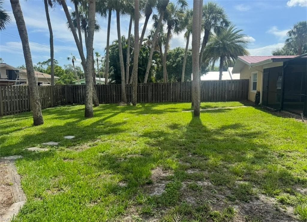 17020 Carolyn LN-27