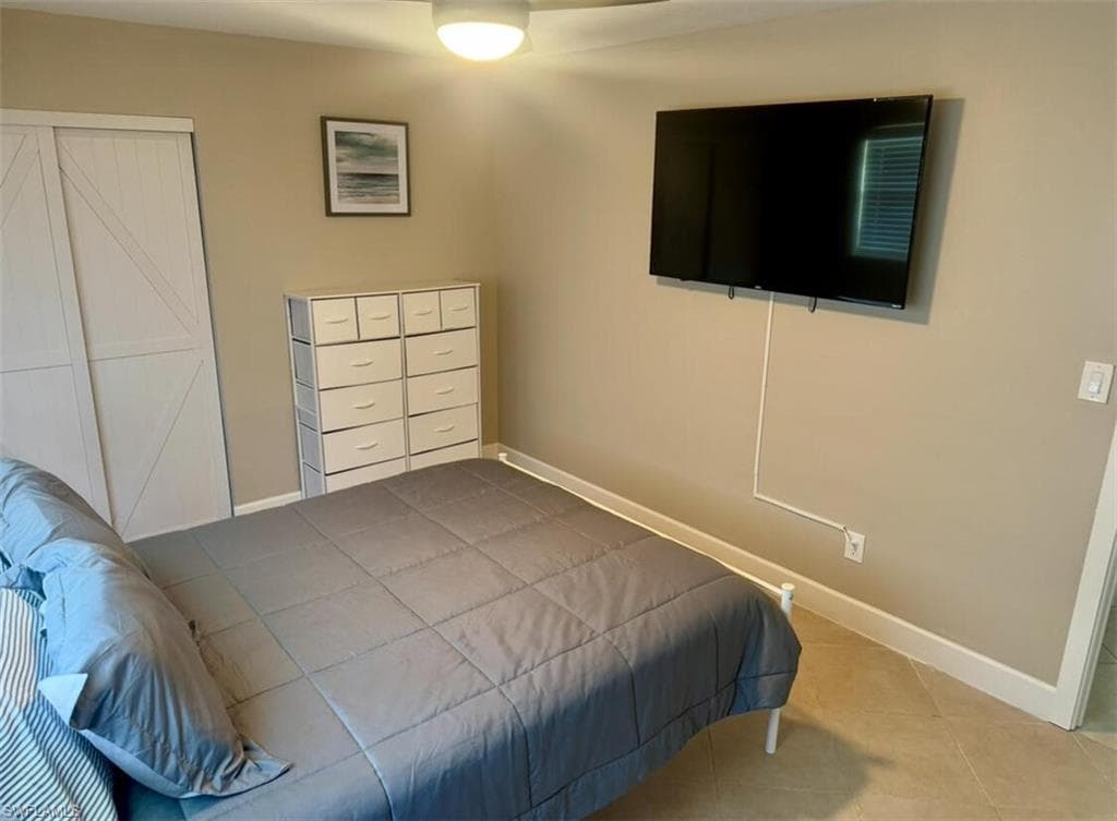 17020 Carolyn LN-13