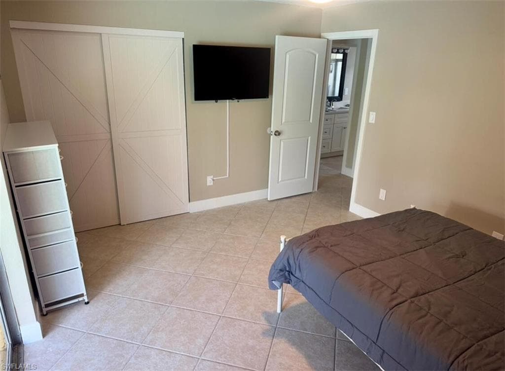 17020 Carolyn LN-12