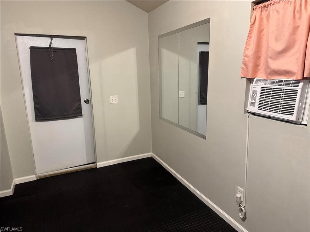 17020 Carolyn LN-26