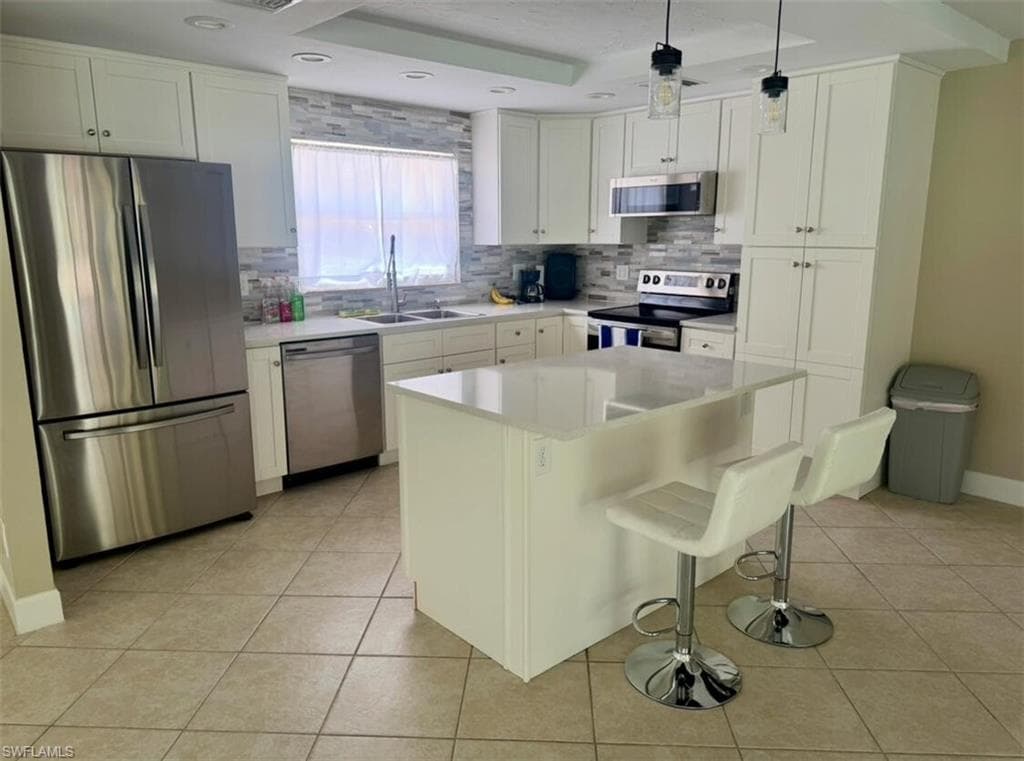 17020 Carolyn LN-5