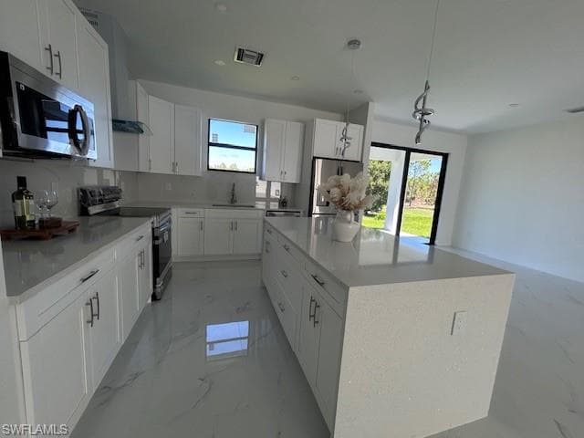 2563 47th AVE NE-21