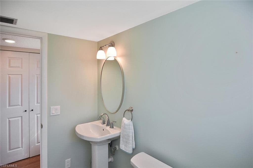 4295 Island CIR 2-7