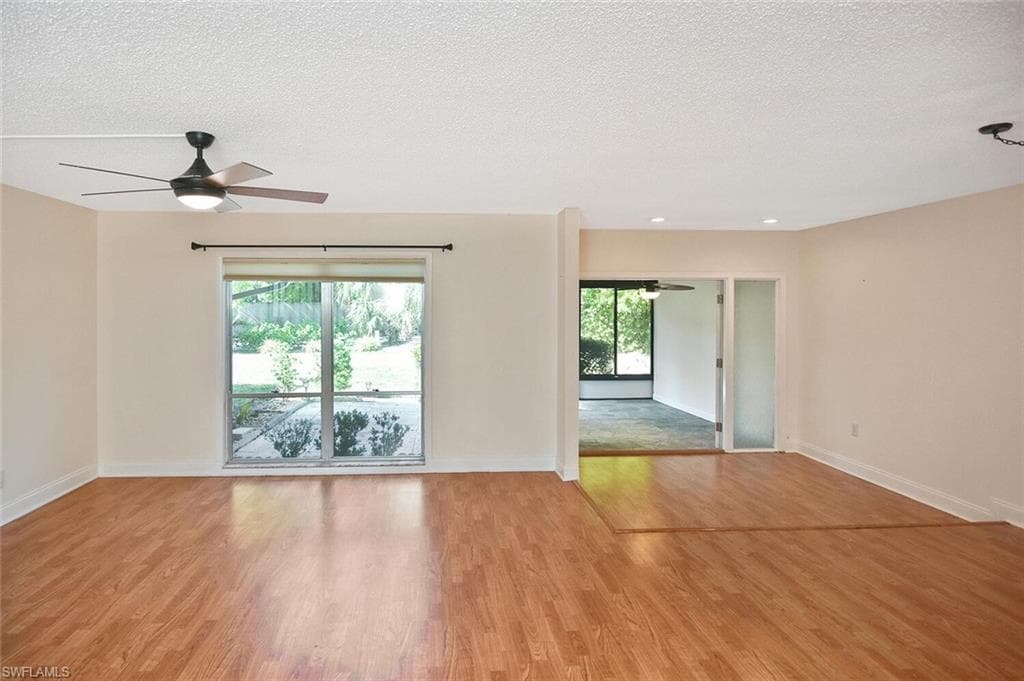4295 Island CIR 2-3
