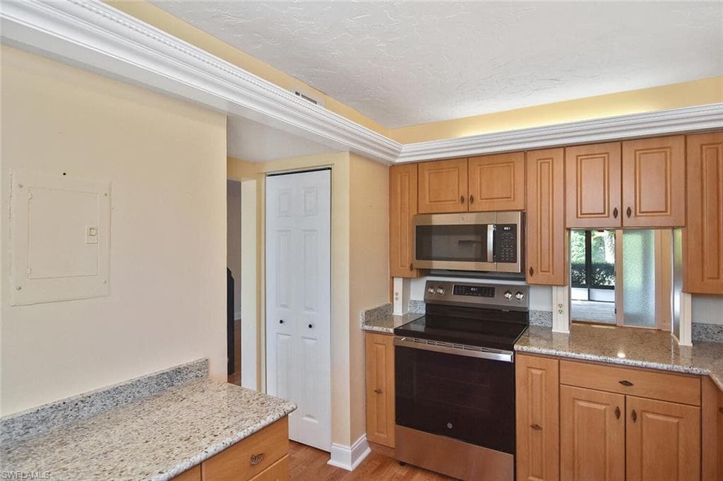 4295 Island CIR 2-20