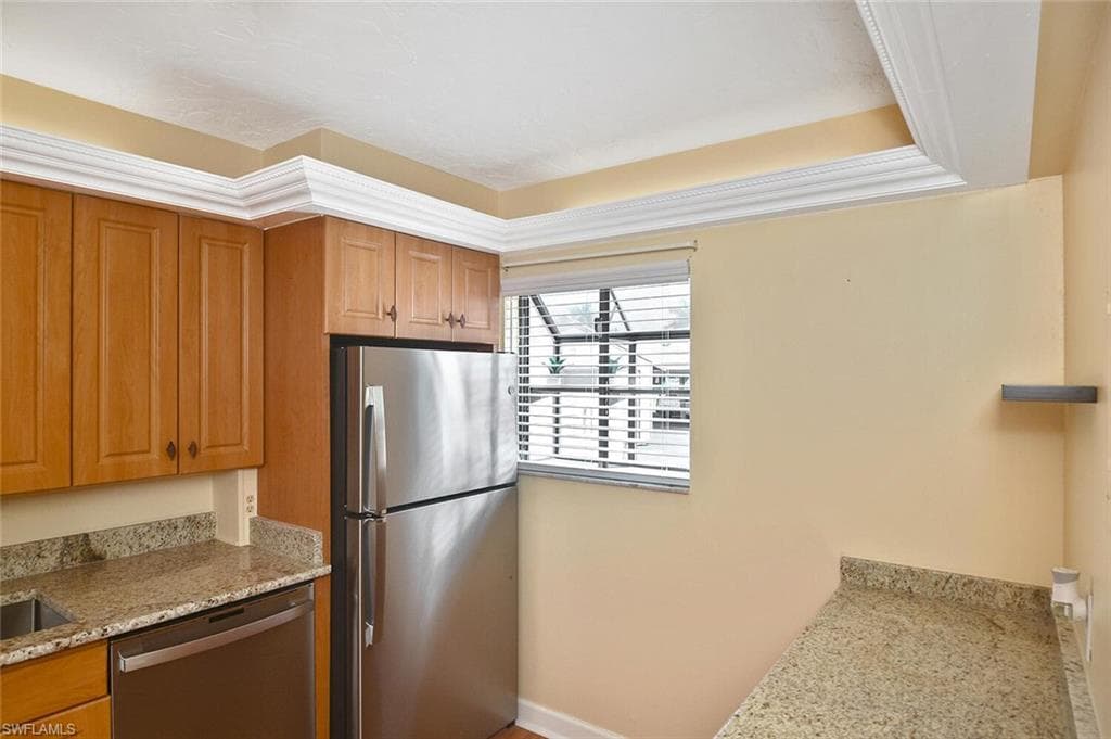 4295 Island CIR 2-18