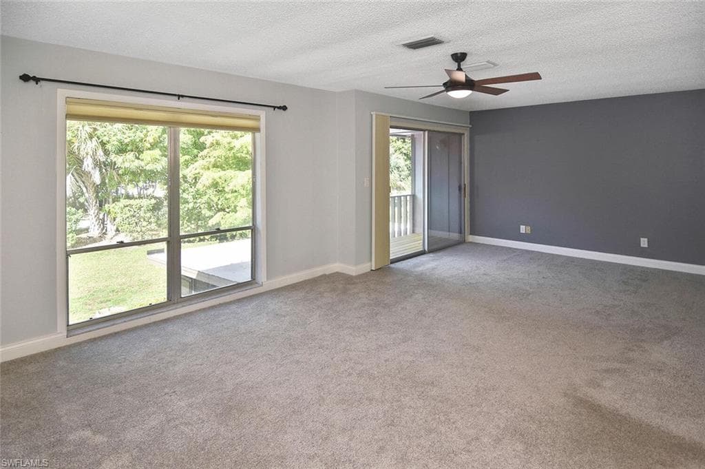 4295 Island CIR 2-11