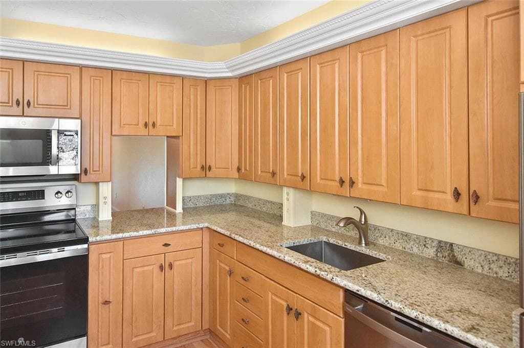4295 Island CIR 2-19