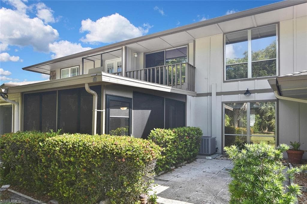 4295 Island CIR 2-30