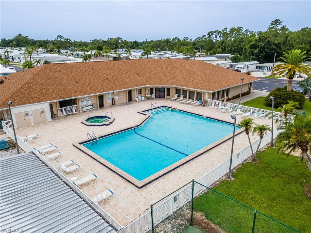 40 La Fonda LN-12