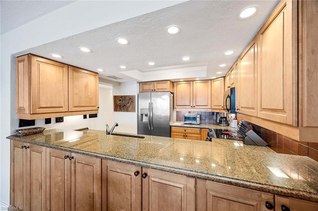 25810 Hickory BLVD 408-11