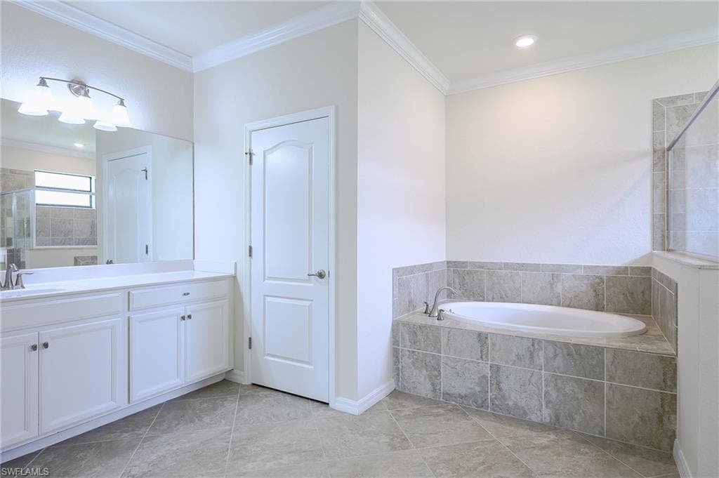 4604 Abaca CIR-16