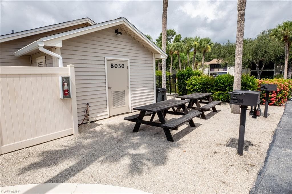 8041 S Woods CIR 14-33