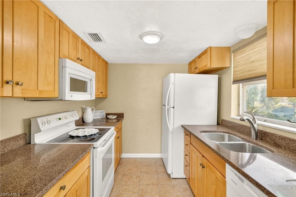 6500 Estero BLVD G204-17