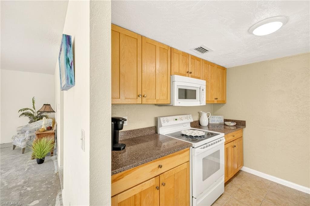 6500 Estero BLVD G204-15