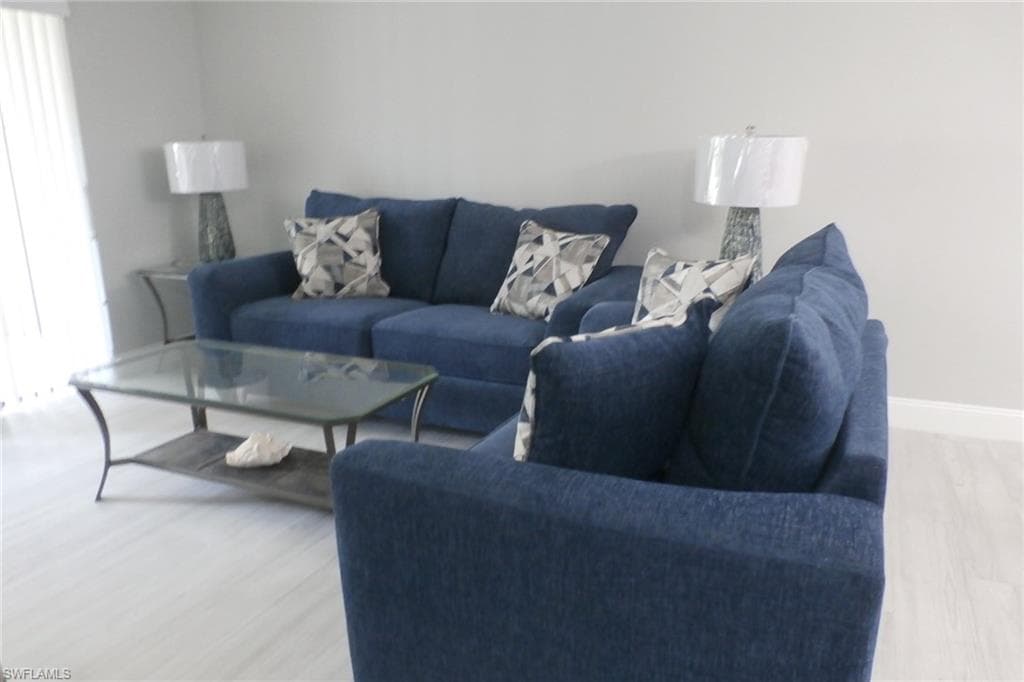 11110 Caravel CIR 101-21