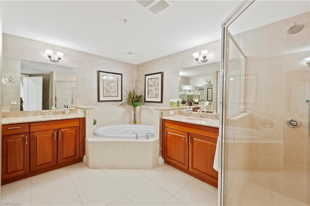 6081 Silver King BLVD 505-16
