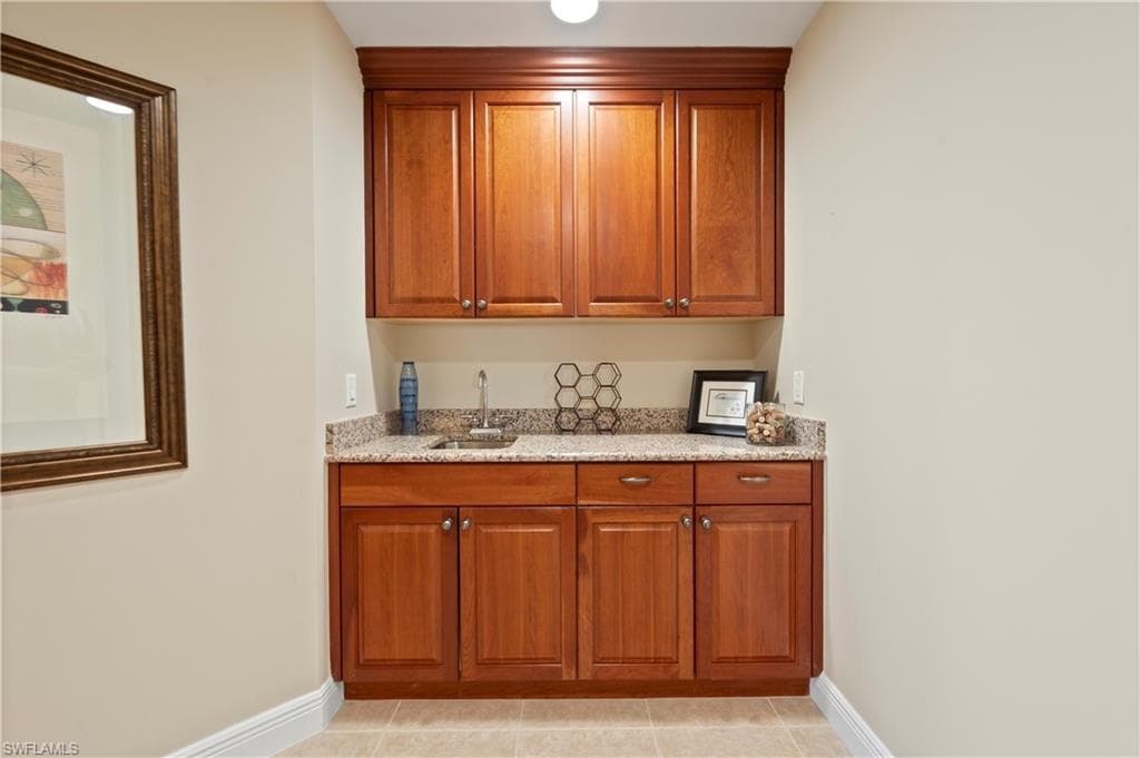 6081 Silver King BLVD 505-21