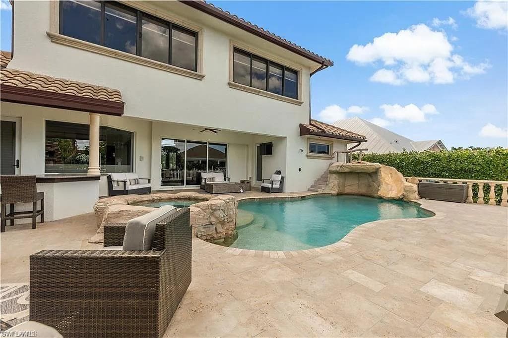 1435 Osprey AVE-18