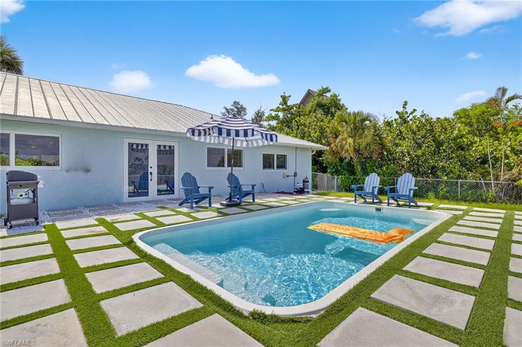 1377 Sand Castle RD-35