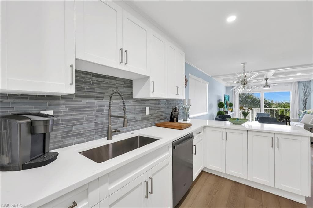 1300 Gulf Shore BLVD N 700-9