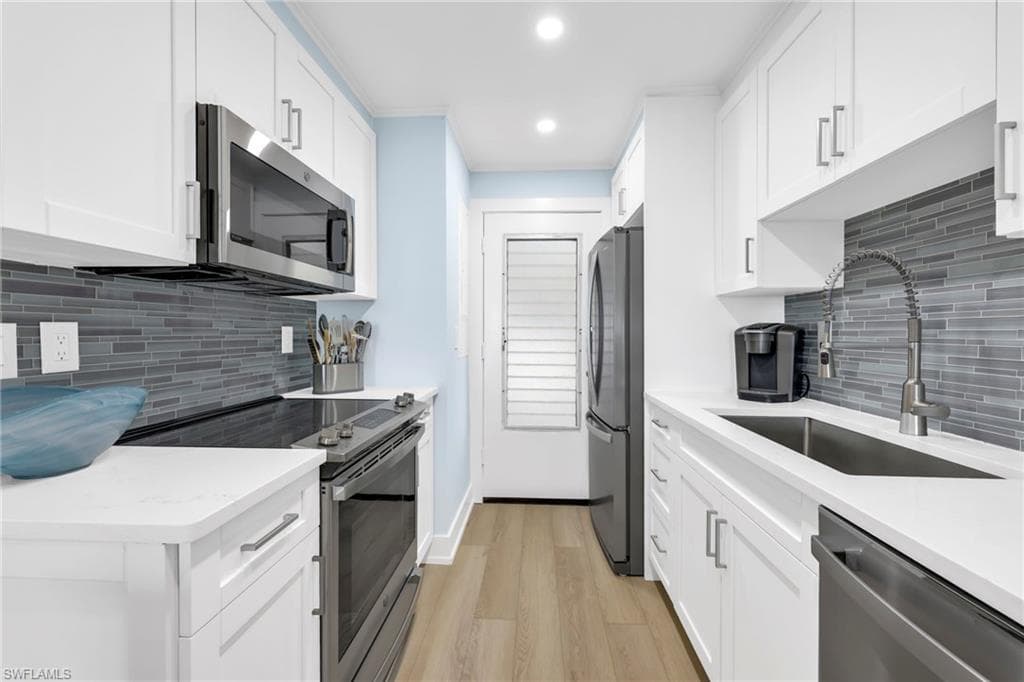 1300 Gulf Shore BLVD N 700-10