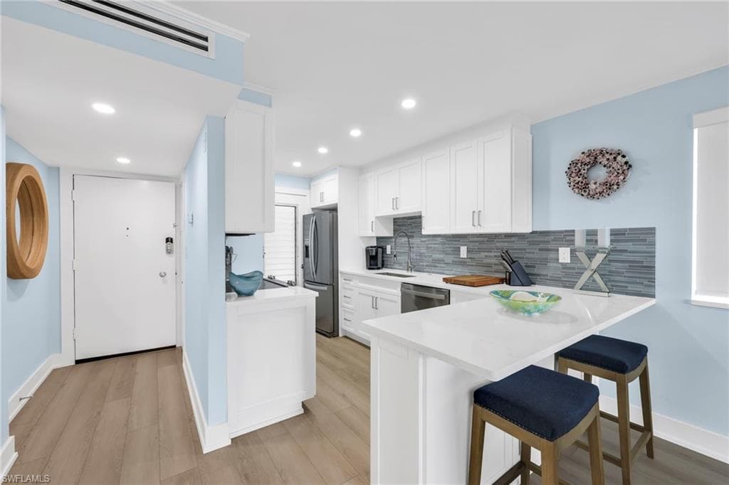 1300 Gulf Shore BLVD N 700-11