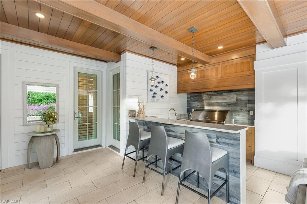 154 4th AVE N-43