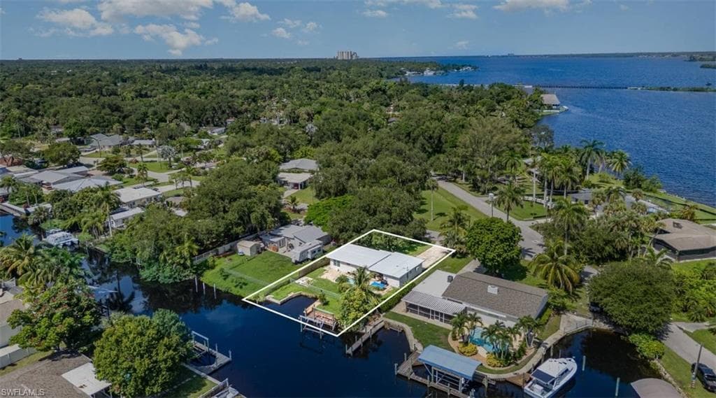 203 Kingston DR-23