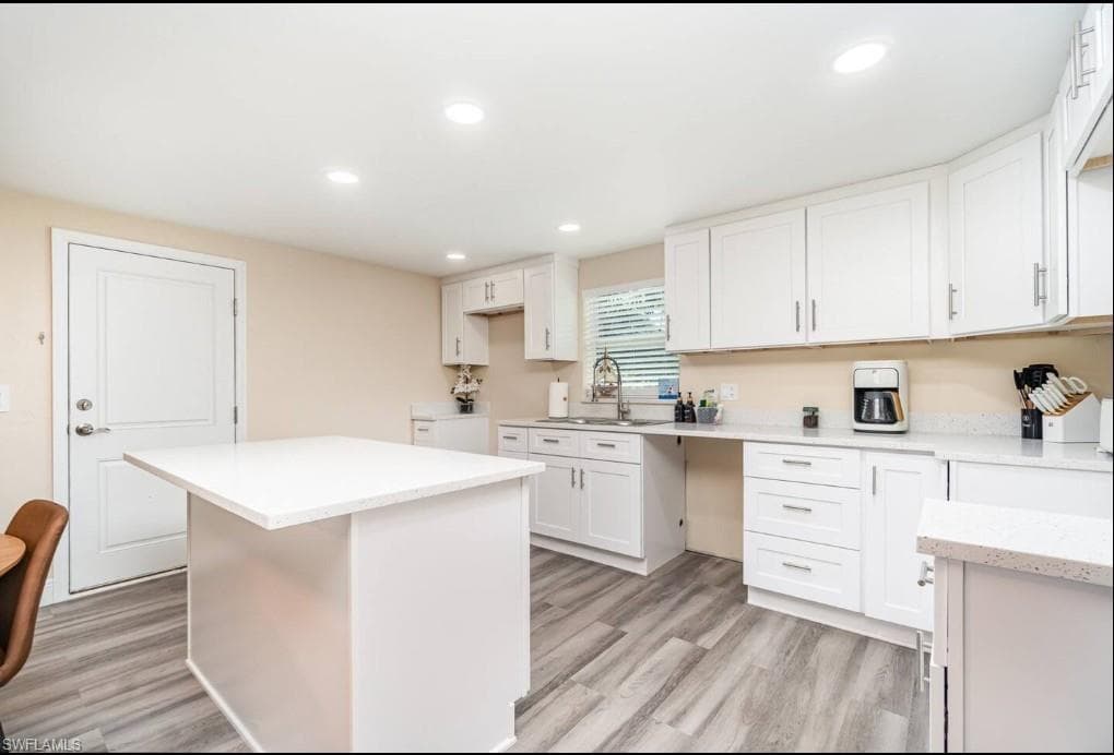 203 Kingston DR-6