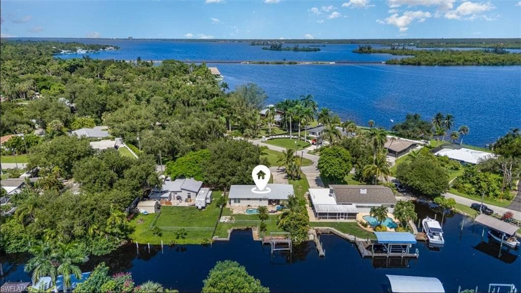 203 Kingston DR-1