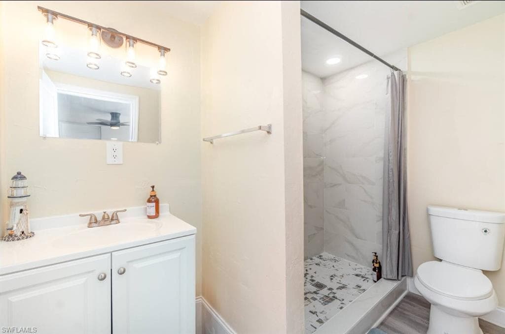 203 Kingston DR-15