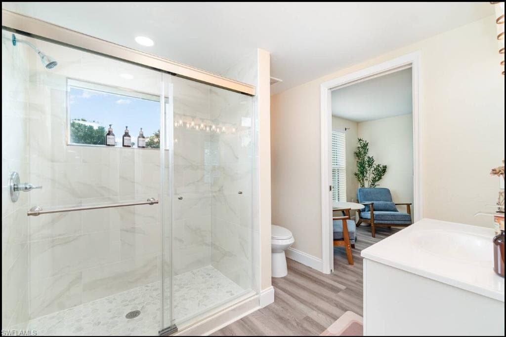 203 Kingston DR-8