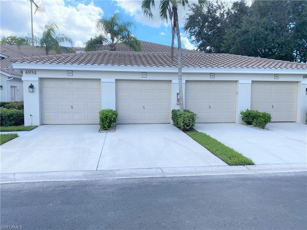 6934 Rain Lily CT 103-21